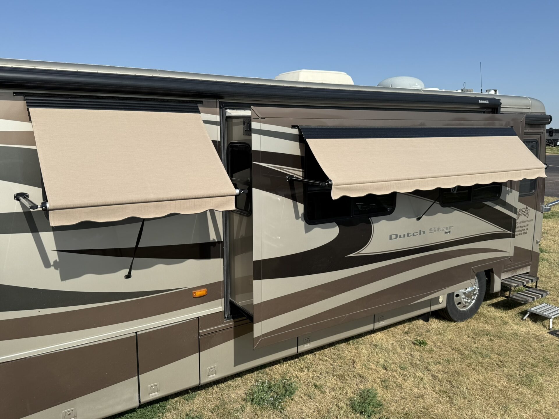 ShadePro – XL Acrylic/Fullview Window Awning Complete